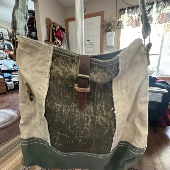 Canvas Patchwork Crossbody Bag - Picture 2 of 4